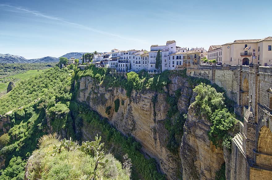 Испания, стръмна скала, град, Андалусия, Провинция Малага, исторически център, пейзаж, архитектура, известното място, пътуване, градски пейзаж