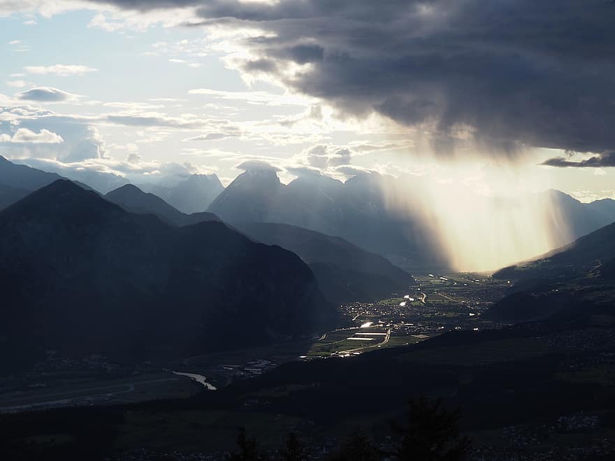 „inntal“ slėnis, Austrijoje, tirolis, slėnyje, kalnų, Debesuota, lietus, perkūnija, Alpių, saulėlydis, kraštovaizdį