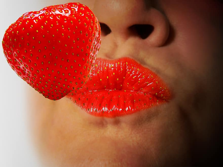 โอษฐ์, จูบ, สีแดง, ความรัก, จูบปาก, ลิปสติก, ปาก, หญิง, สตรอเบอร์รี่, ผลไม้เล็ก ๆ, ผลไม้