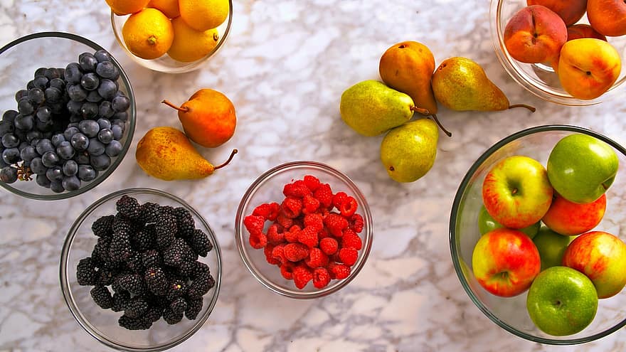 плодове, купички за плодове, кухня, пресни плодове, горски плодове, свежест, храна, здравословно хранене, органичен, едър план, ябълка