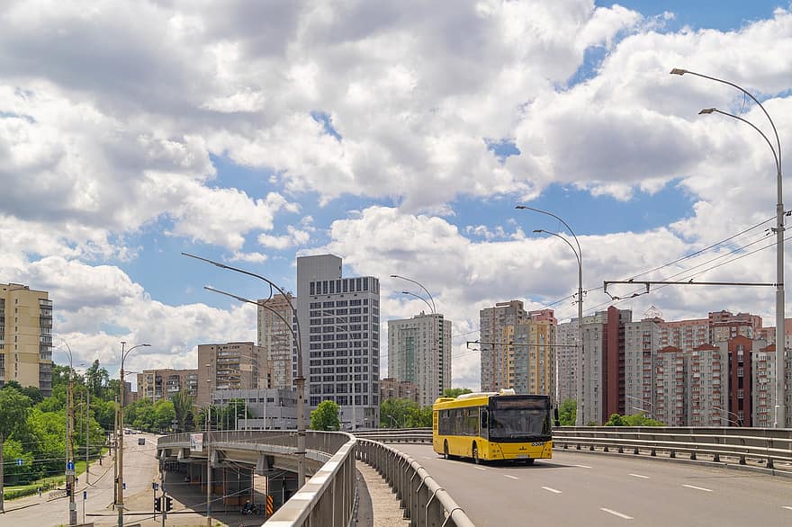 autobús, pont, ciutat, carretera, edificis, arquitectura, transport, transport públic, carrer, vida de ciutat, Ucraïna