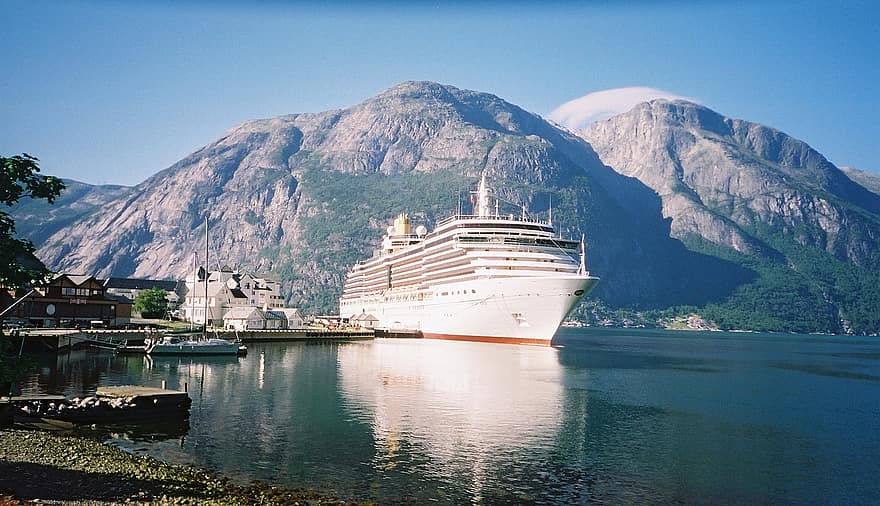 Norvégia, hajókázás, fjord, hajó, kikötő, hegyek, tenger, víz, város, utazás