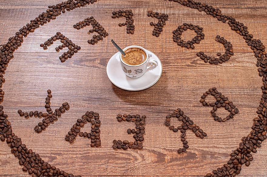 pausa per prendre un cafè, cafè, grans de cafè, fusta, taula, beure, begudes, tassa