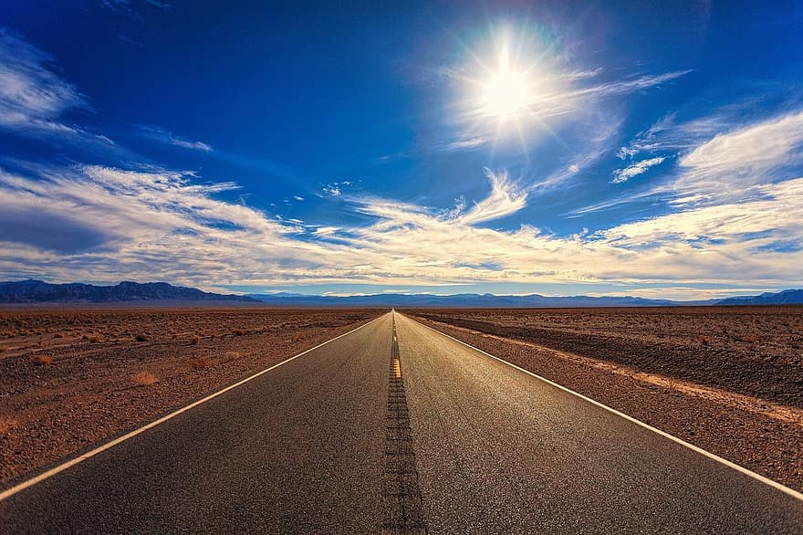 وادي الموت ، صحراء ، الطريق السريع ، الطريق ، قروي ، الجانب القطري ، المناظر الطبيعيه ، سماء ، طبيعة ، مشمس