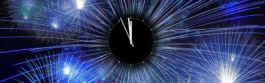 uguņošanas ierīces, raķete, jaunā gada diena, Vecgada vakars, sylvester, gada griezumā, priekšvakarā, pusnakts, 2017. gads, pirotehniku, spīdēšana