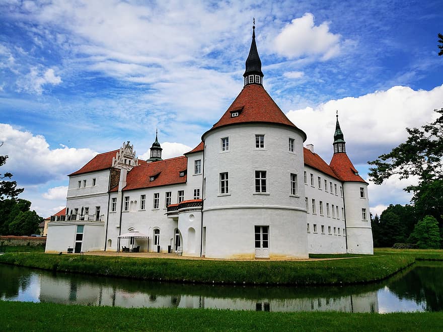 castell fos, Fürstlich Drehna, luckau, dahme-spreewald, brandenburg, Alemanya, edifici renaixentista, lusatia baixa, Regla estatal Drehna, monument, fossat