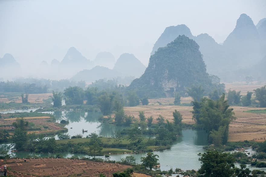 Vietnam, tó, hegyek, ködös, reggel köd, tájkép, utazás