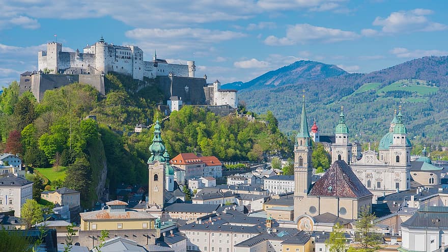 Залцбург, град Моцарт, крепост, замък, исторически център, архитектура, град, исторически, църкви, туризъм, християнство