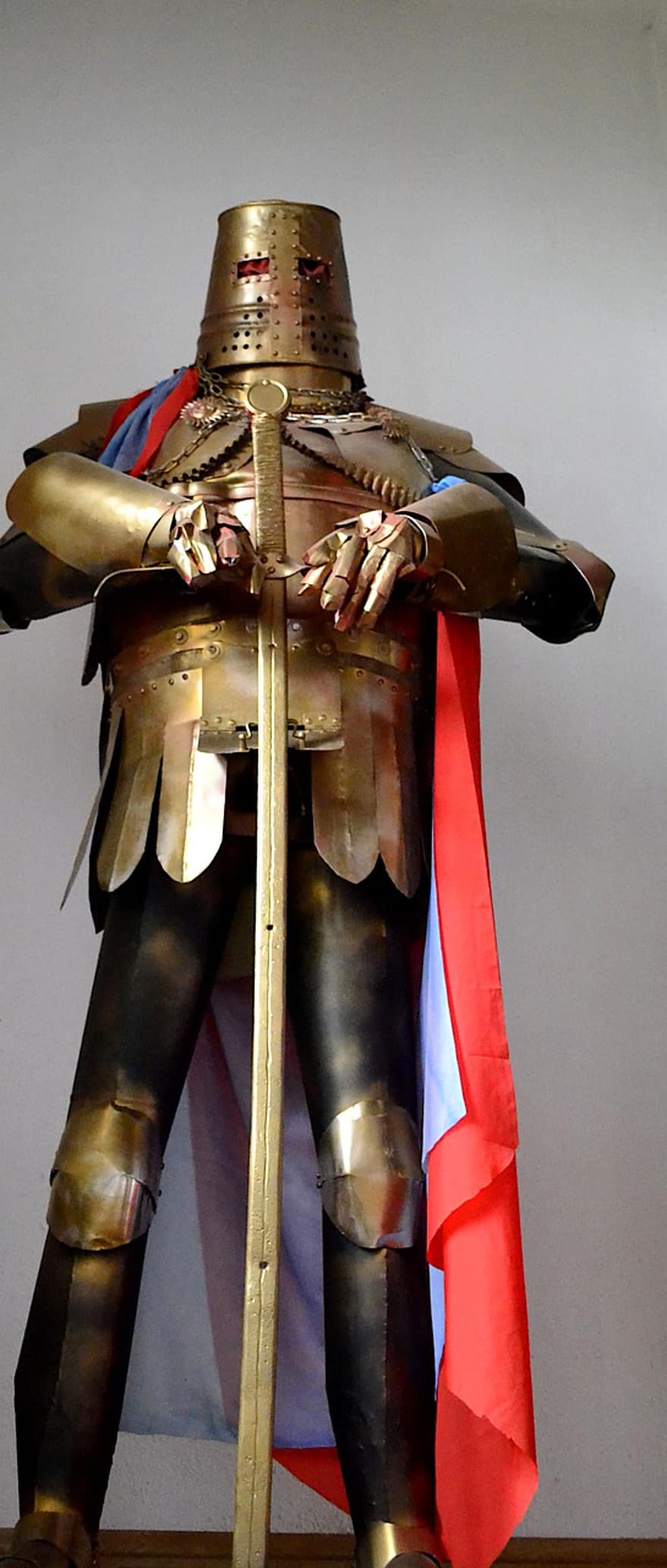 rytíř, zbroj, meč, ocel, helma, prsní deska, pelerína
