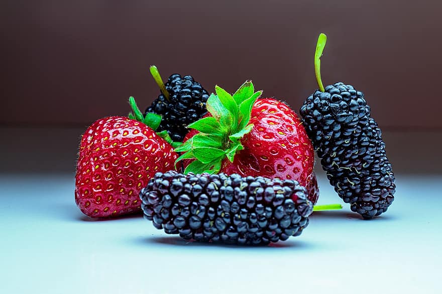 फल, स्ट्रॉबेरीज, ब्लू बैरीज़, खाना, परिपक्व, स्वस्थ, ताज़ा, मिठाई, विटामिन, कटाई, उत्पादित करें