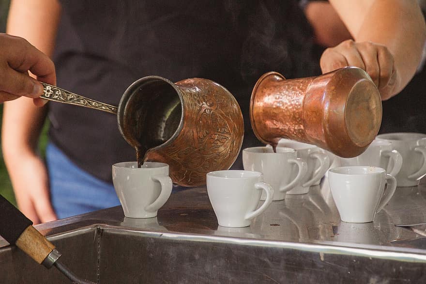 puodelis, kava, turkų kalba, tarnauti, padavėjas, paslauga, virėjas, vyrai, gerti, žmogaus ranka, suaugusiųjų