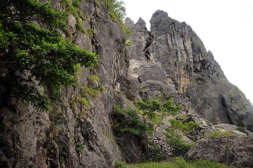 felsiger Berg, Hügel, Geologie, Landschaft, Natur, Cliff, Rock, Berg, Sommer-, Reise, Wald