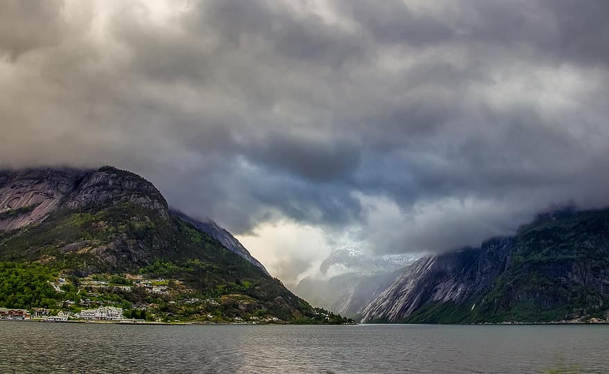 mar, montañas, naturaleza, fiordo, Noruega, paisaje, Escandinavia, nubes, nubes de lluvia, nublado