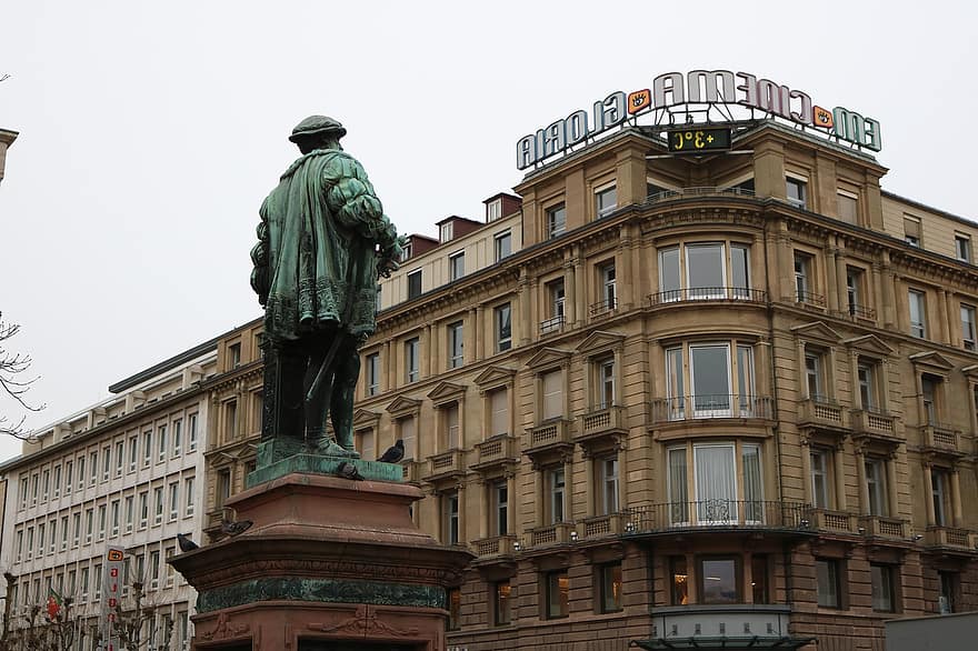 Statue, Stuttgart
