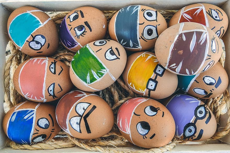 målade ägg, ägg, påsk, färgglada ägg, dekoration, tradition, ansikten, uttryck, mask, covid-19