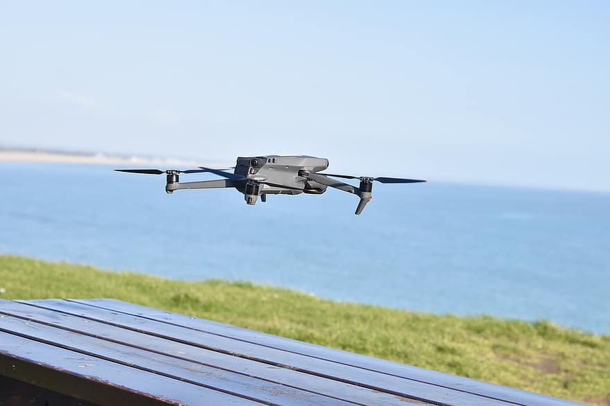 drone, drone volant, avion, Drone télécommandé, pilotage, hélix, hélice, véhicule aérien, en volant, hélicoptère, La technologie