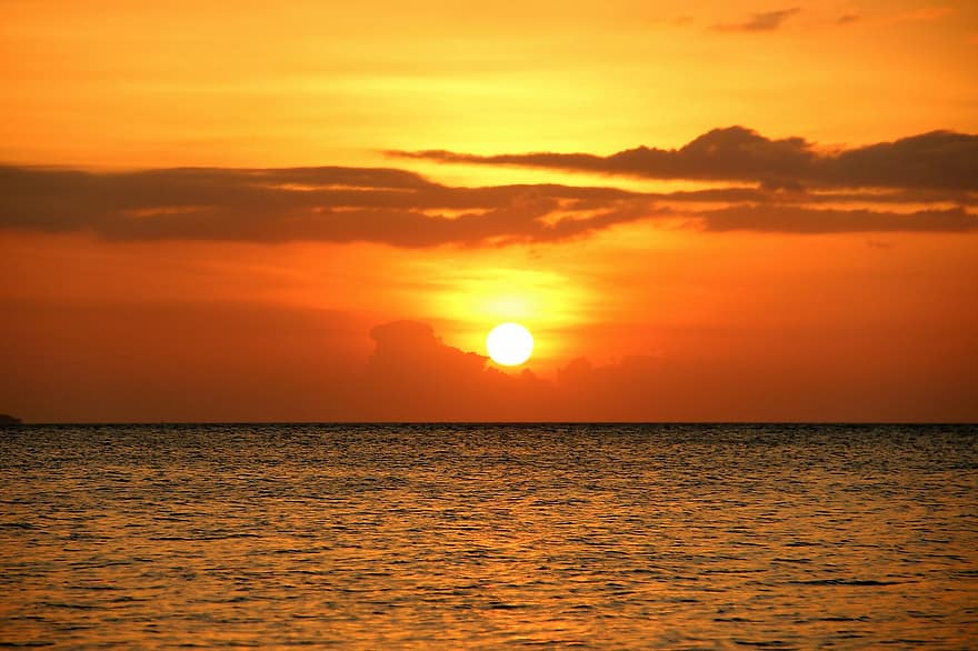 zachód słońca, morze, horyzont, słońce, pomarańczowe niebo, światło słoneczne, zmierzch, wieczór, woda, ocean, pejzaż morski
