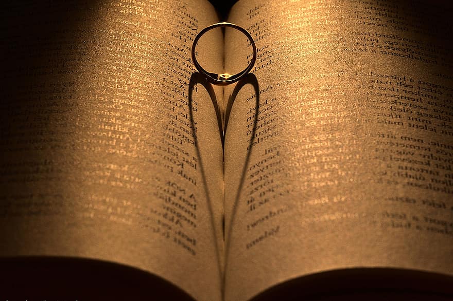 sirds, grāmata, mīlestība, gredzens, kristietība, tuvplāns, zelts, Bībeli, reliģiju, makro, kritums