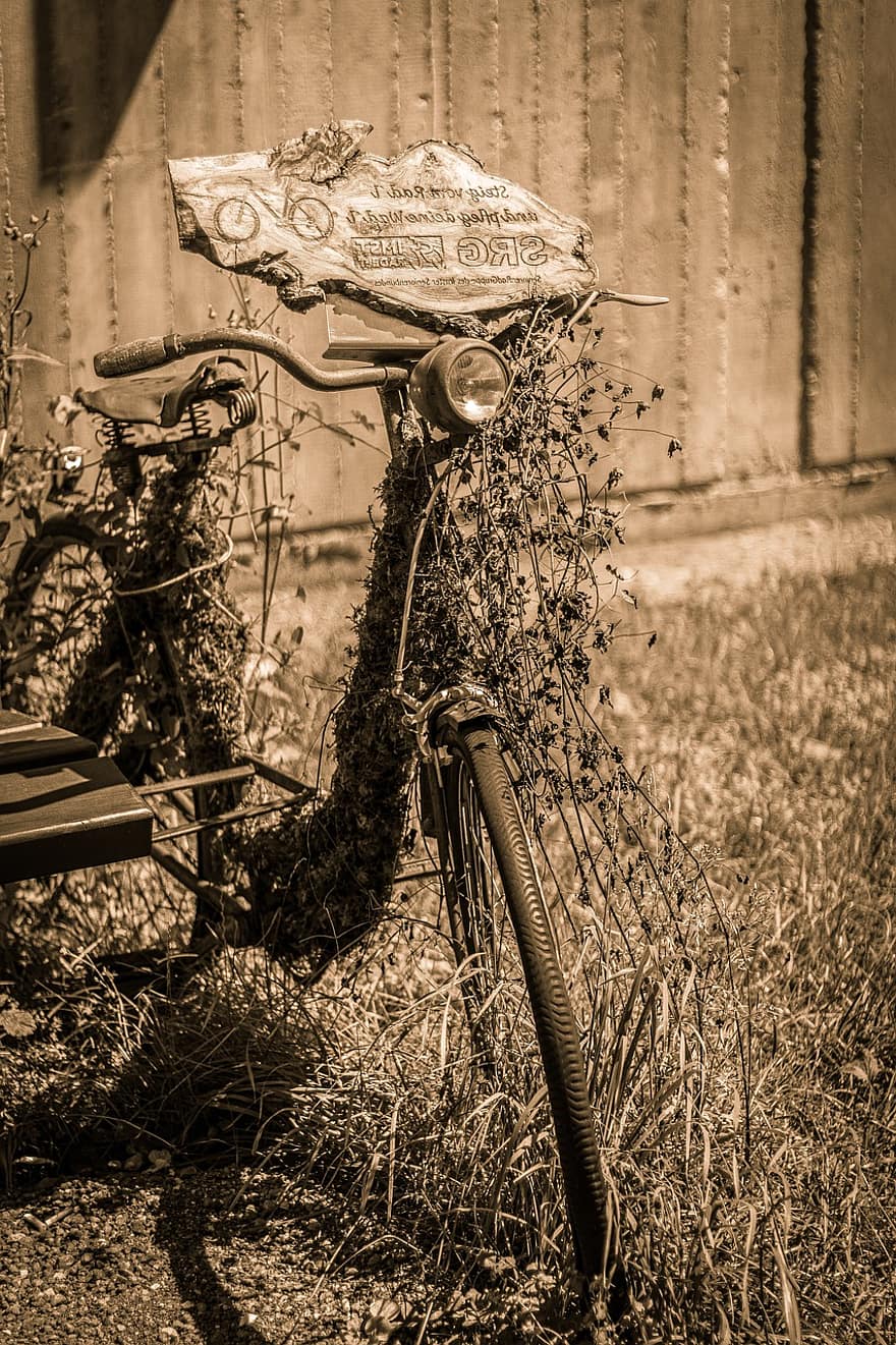 bicicletas, Bicicletas oxidadas, banco, las flores, hierba, naturaleza, vendimia, antiguo, moho