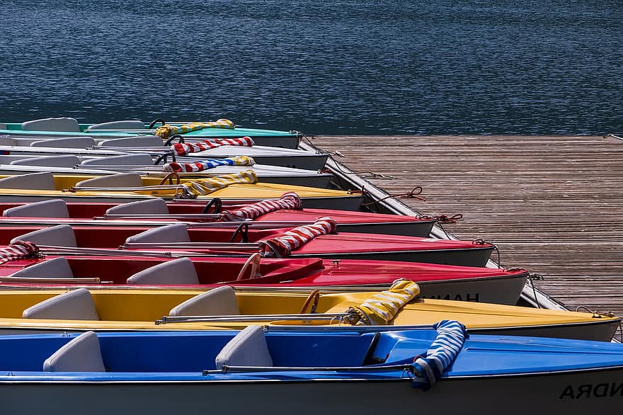 båter, dokket, promenaden, turistbåter, turisme, flerfarget, vann, glede, nautisk fartøy, gul, multi farget