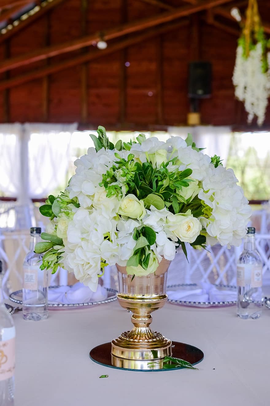 花、イベント、パーティー、結婚式、装飾、デコレーション、咲く、花瓶、テーブル、花束、工場