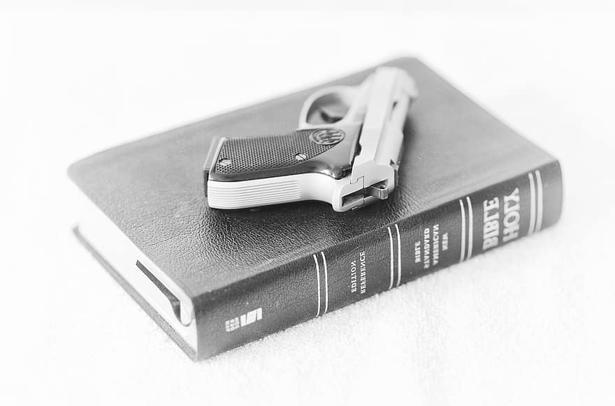Biblia, pistolet, religia, książki, broń palna, 2. poprawka, druga poprawka, konstytucja, Stany Zjednoczone