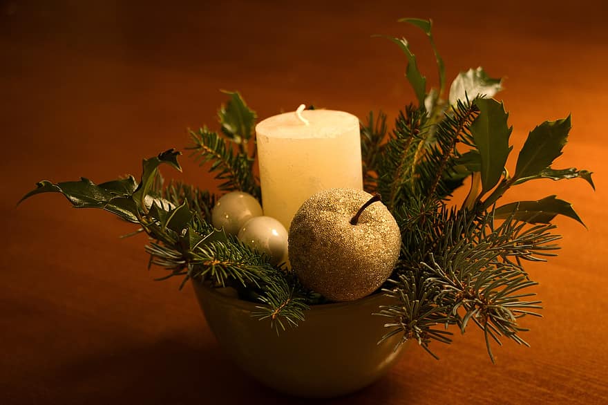 キャンドル、林檎、モミの針、クリスマスボール、クリスマス、クリスマスの飾り、クリスマスの装飾、飾り物、つまらないもの、デコレーション、装飾