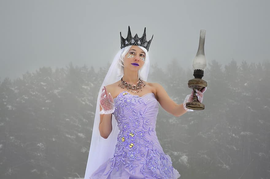Королева, вуаль, снег, Снежная королева, зима, магия, холодно, деревья, природа, туман, корона
