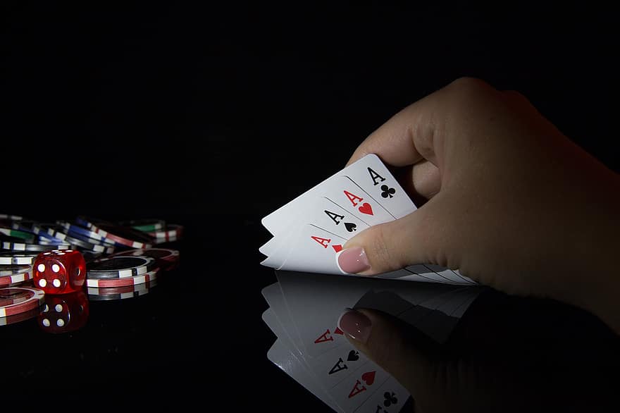 asos, targetes, joc, fitxes de pòquer, casino, daus, jugant a les cartes, apostes, blackjack, pòquer, xips