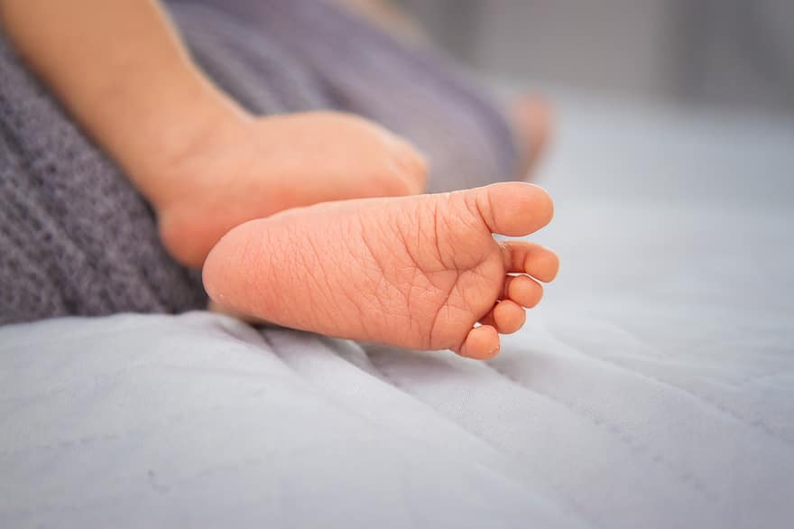 baby voeten, baby, bed, slaapkamer, kind, Newbord, menselijke voet, detailopname, klein, schattig, pasgeboren