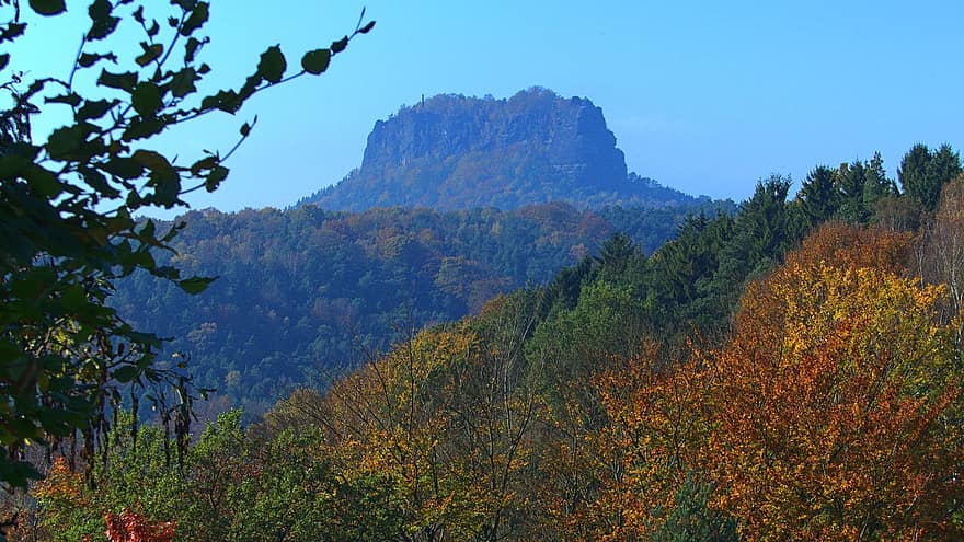Montaña de la Mesa, bosque, otoño, montañas de arenisca del elba, Pfaffenstein, naturaleza, paisaje, arboles, montañas, bosque de otoño, follaje