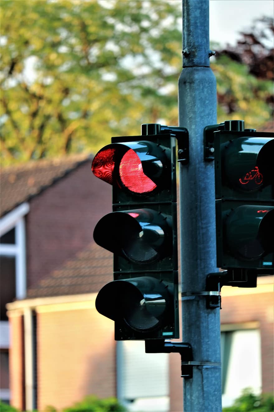 信号機、赤い光、通り、ストップライト、交通信号、道路信号、道路標識、トラフィック、光