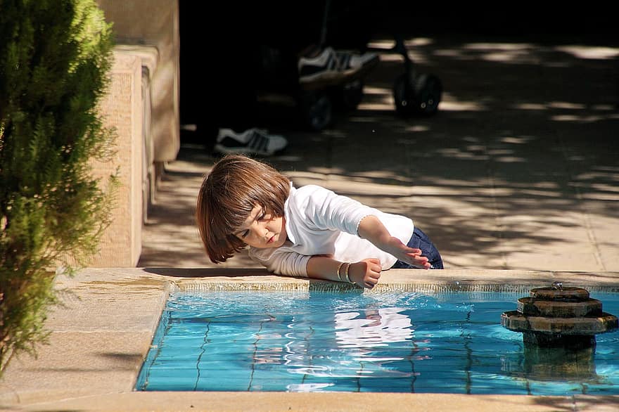 बच्चा, खेलने के लिए, बचपन, शिशु, ईरान, शिराज, लड़के, स्विमिंग पूल, गर्मी, आनंद, खेल रहे हैं