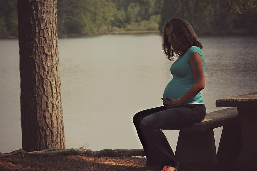 kvinne, gravid, fødselspermisjon, svangerskap, mamma, forventer, mage, mor, utendørs, innsjø, vann