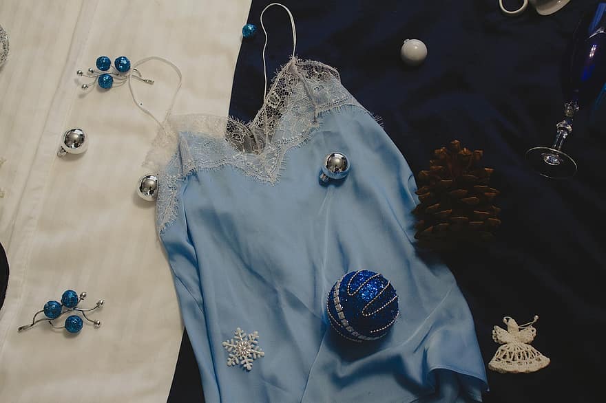 新年、冬、クリスマス、贈り物、ブルーカップ、驚き、クリスマスの雰囲気、スノーフレーク、装飾、青いガラス、カップ