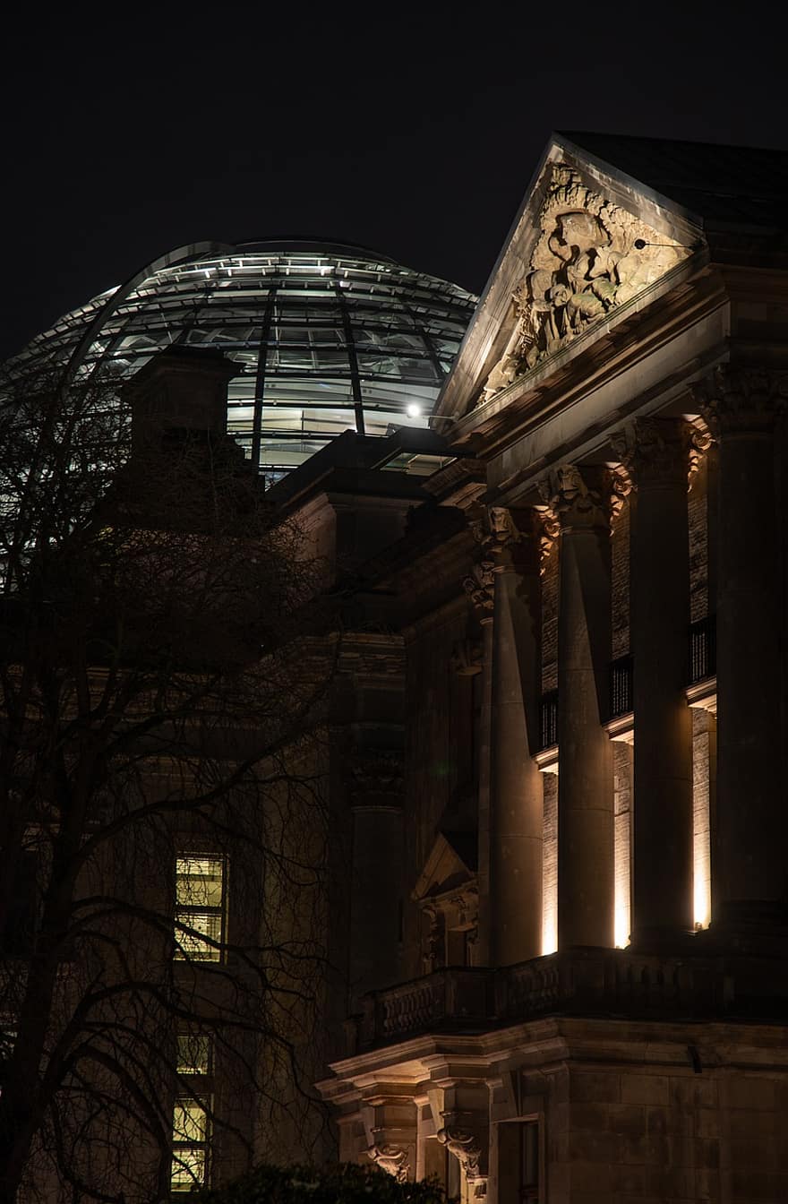 Reichstag, Berlina, noche, arquitectura, lugar famoso, estructura construida, exterior del edificio, iluminado, oscuridad, paisaje urbano, historia