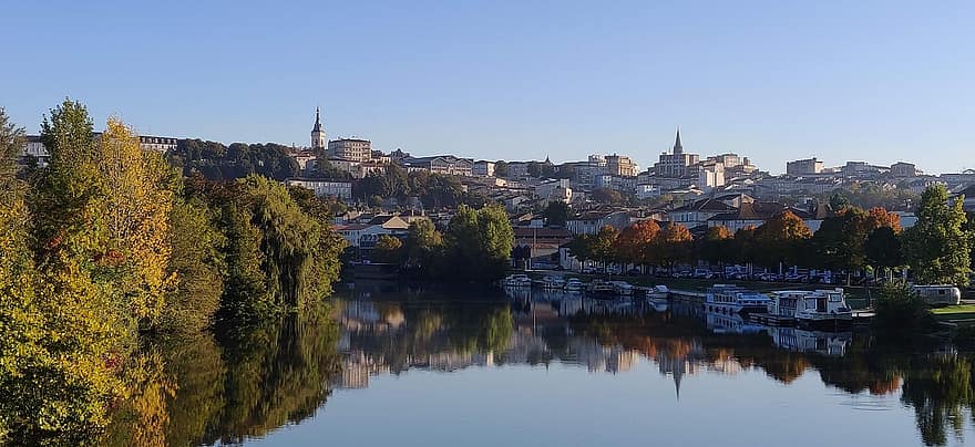 River, Trees, City, Angoulême, France, Water, autumn, architecture, cityscape, reflection, famous place