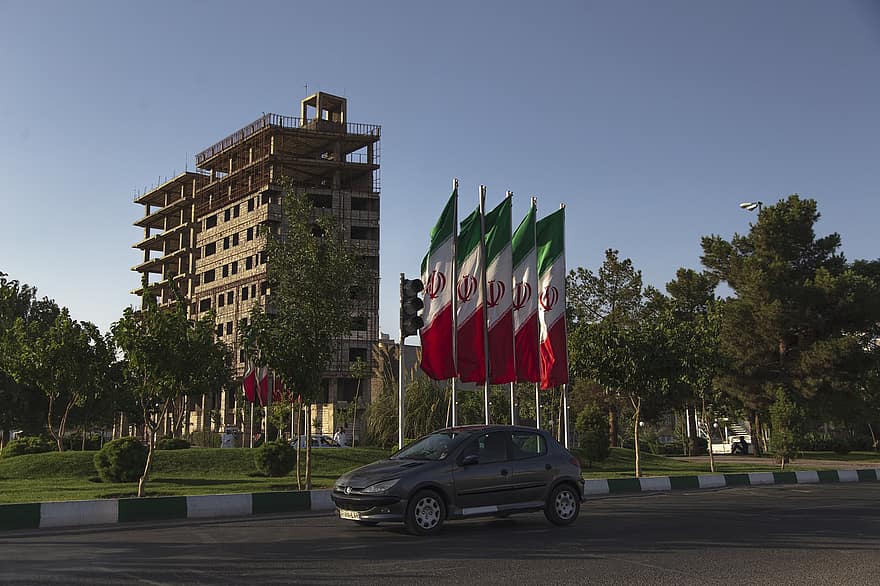 Qom, Iran, drum, steaguri, catargelor, mașină, stradă, oraș, clădire, urban