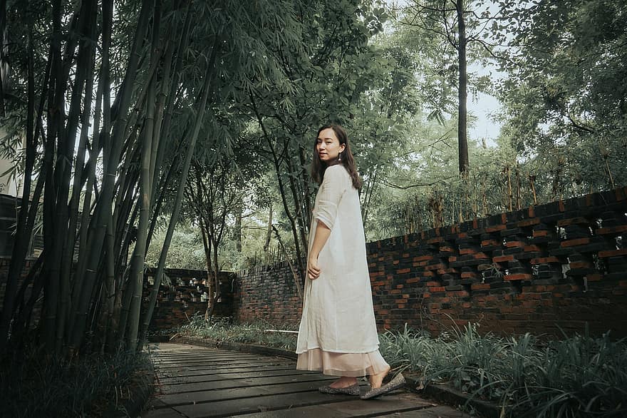 femeie, pădure de bambus, grădină, portret