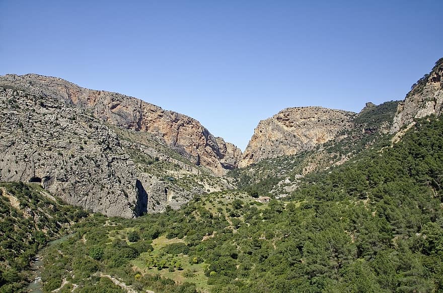kalni, stāvas sienas, ielejā, ieži, Spānija, Andalūzija, Malagas province, rio guadalhorce, plūsma, ūdens, ainavu