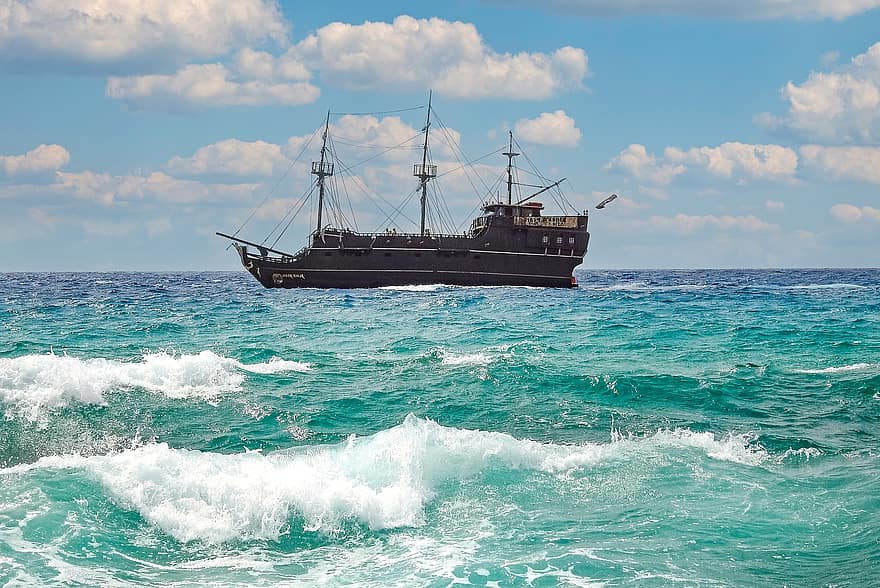 pirátská loď, vln, moře, sprej, pěna, pohyb, loď, horizont, nebe, mraky, cestovat