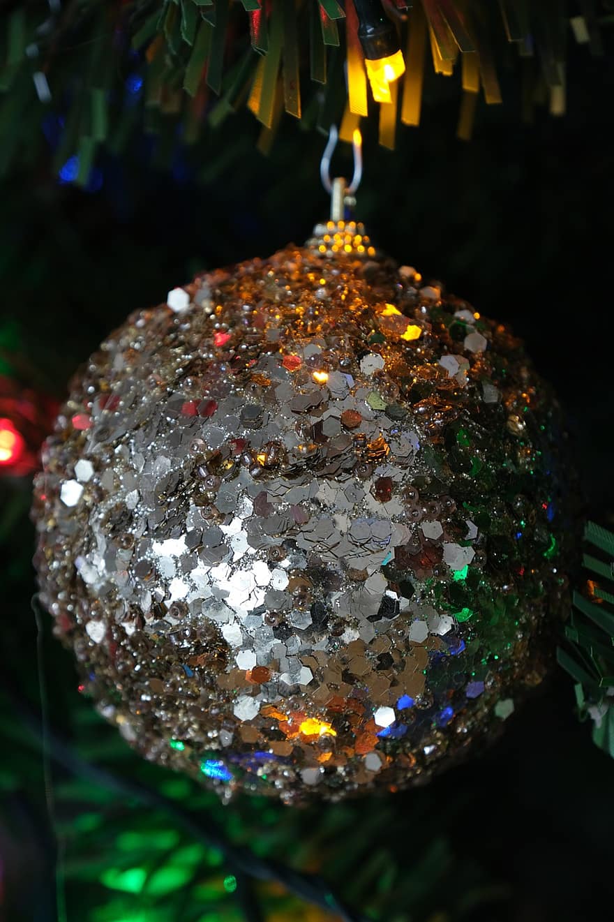 Boże Narodzenie, drzewko świąteczne, bombka, bombka świąteczna, świąteczna ozdoba, świąteczne dekoracje, świąteczny wystrój, ornament, cacko, dekoracja, dekoracje