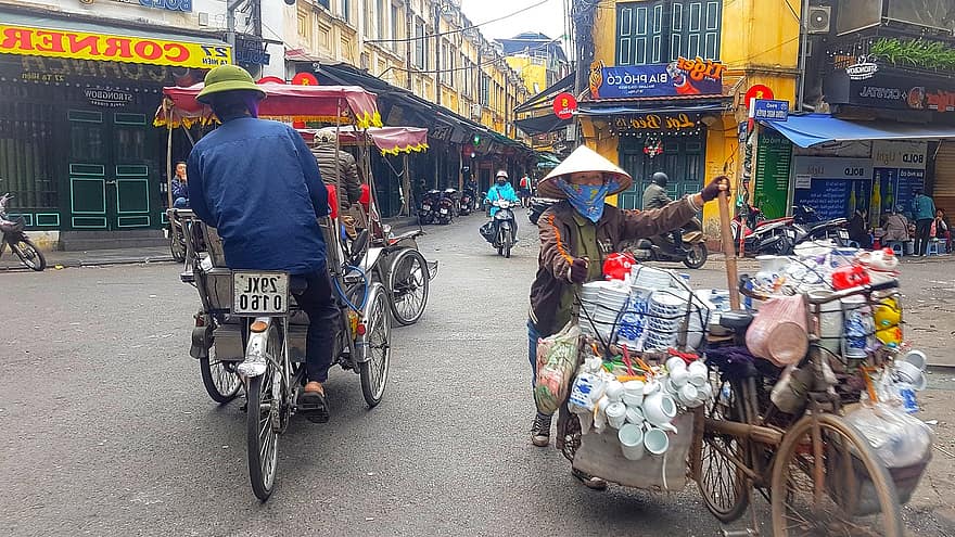 Vietnã, Hanói, estrada, riquixá, bicicleta, culturas, vida urbana, editorial, modo de transporte, homens, ciclismo