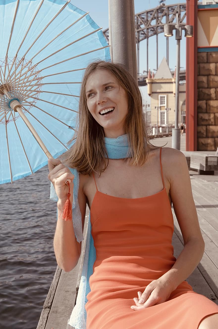 vrouw, model-, paraplu, sjaal, toevallig, havenbrug van Sydney, glimlachen, een persoon, levensstijlen, volwassen, zomer