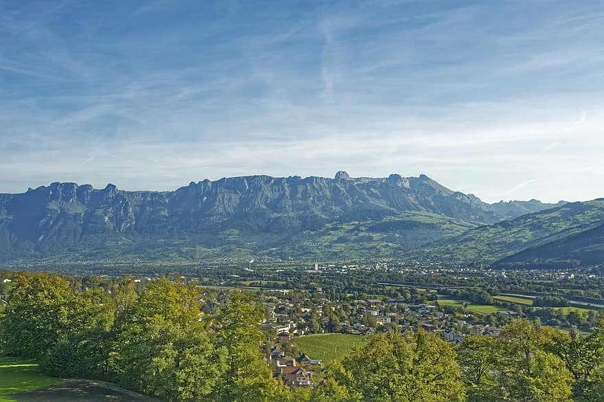 Liechtenstein, Rätikon, Vaduz, pääkaupunki, Alpit, vuoret, metsä, näkymät, panoraama, matkustaa, matkailu