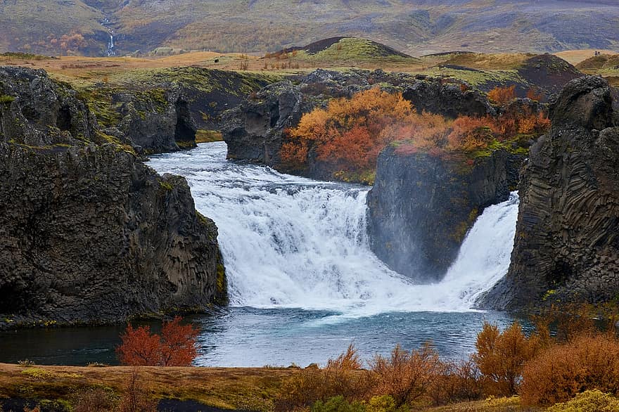 Hjálparfoss ، شلال ، جرف ، نهر ، السقوط ، ماء ، الجبل ، طبيعة ، أيسلندا ، منظر طبيعى