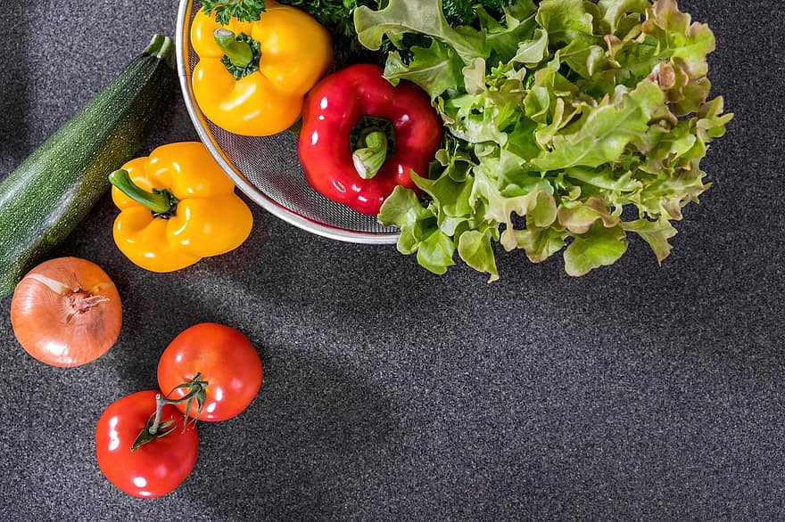 sebzeler, domates, soğan, dolmalık biber, marul, çanak, salata, malzemeler, sağlıklı, Gıda, doğal
