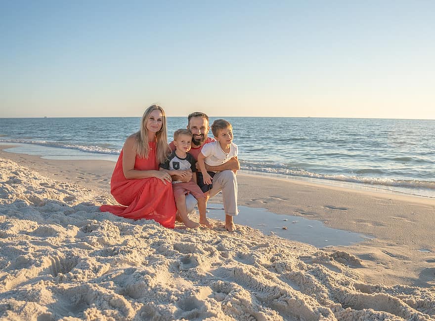 Family, Sunset, Beach, Children, Family Portrait, Vacation, Leisure, child, summer, vacations, smiling