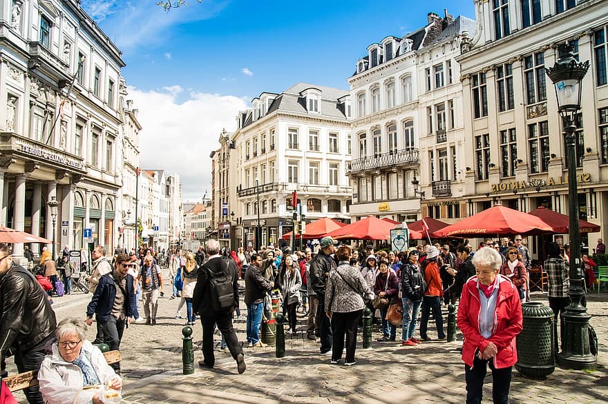 ブリュッセル、市の広場、ヨーロッパ、町の中心、シティ、有名な場所、文化、建築、都市生活、群集、男達