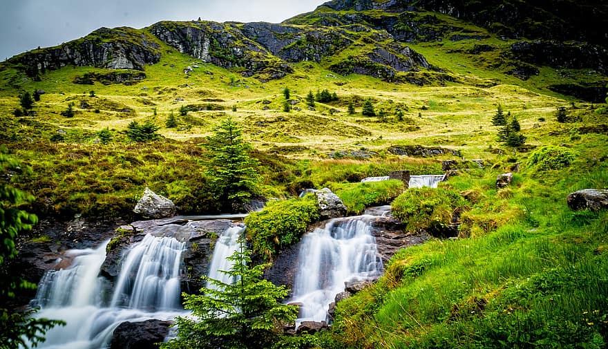 Škotija, kalnai, krioklys, žolė, kraštovaizdį, medžiai, kalnas, vanduo, miškas, žalia spalva, kelionė